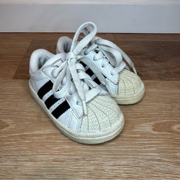 Adidas Unisex Baby Size 4.5 Superstar Lace Up Sneaker Shoes - Picture 1 of 10